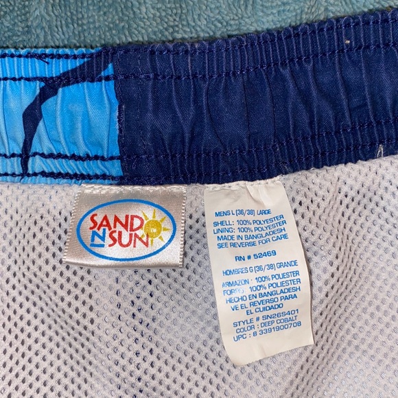 Men’s bathing suit trunks with pockets, never worn - Picture 4 of 4